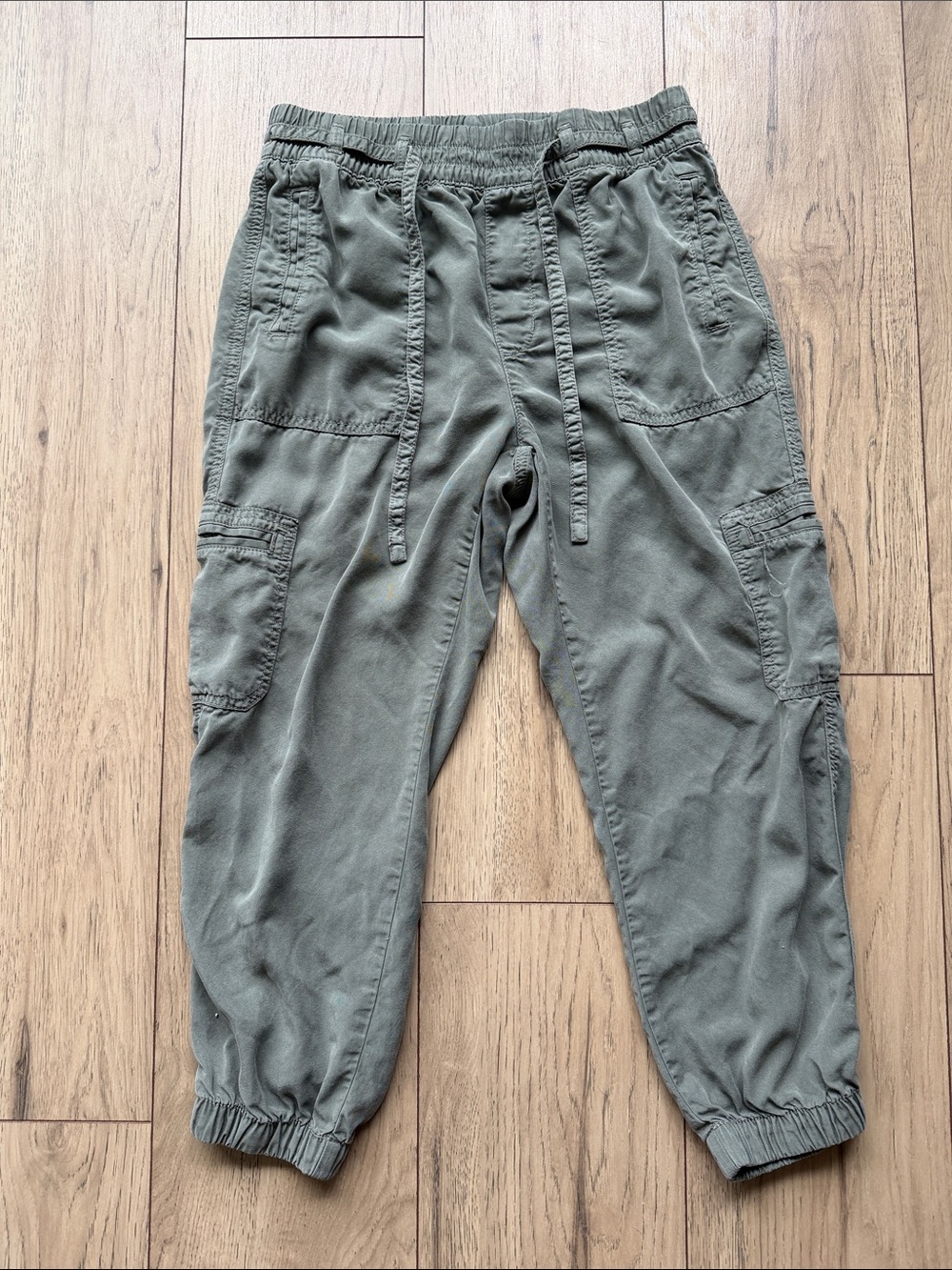 American Eagle Olive Green Drawstring Cargo Joggers Women’s Small Short Pants
